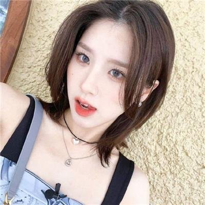 帐棚顶上的马戏团艺人